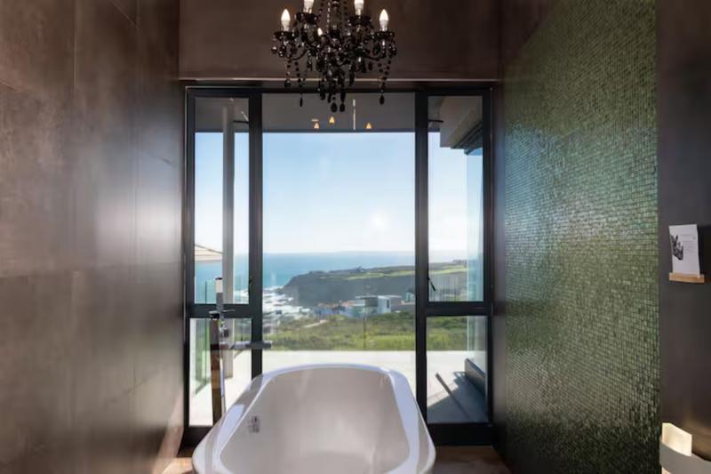 To Let 4 Bedroom Property for Rent in Pinnacle Point Golf Estate Western Cape